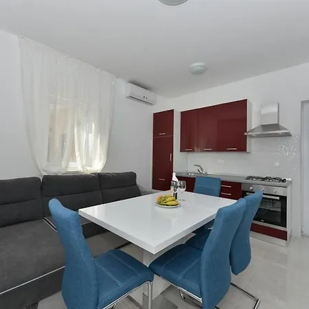 Ani 1 * Privlaka (Zadar)